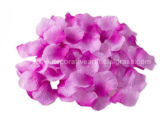 Romantic Love Artificial Satin Rose Petals For Decoration OEM ODM