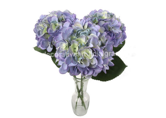 Les fleurs de soie artificielle d'hortensia truquent des compositions florales pour des mariages