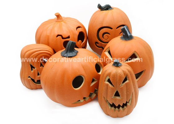 Resin Artificial Grass Halloween Pumpkins For Decorating OEM ODM