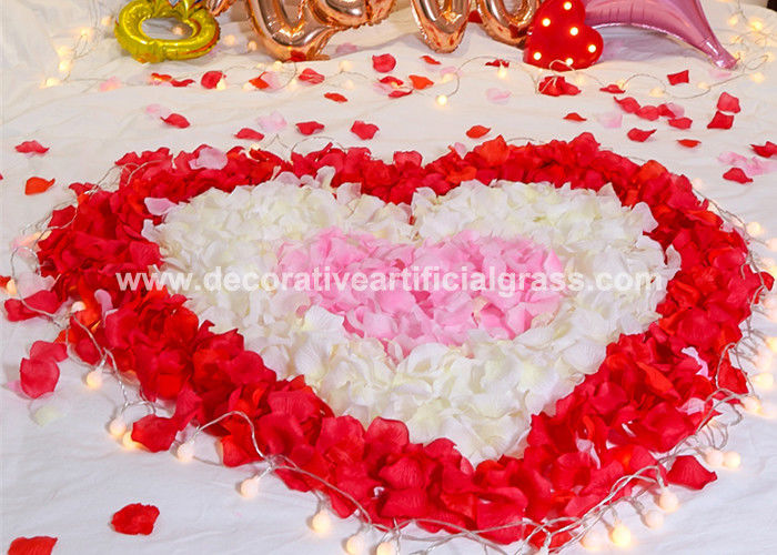 Silk Polyester Fabrics Artificial Rose Petals For Decoration Non-Toxic